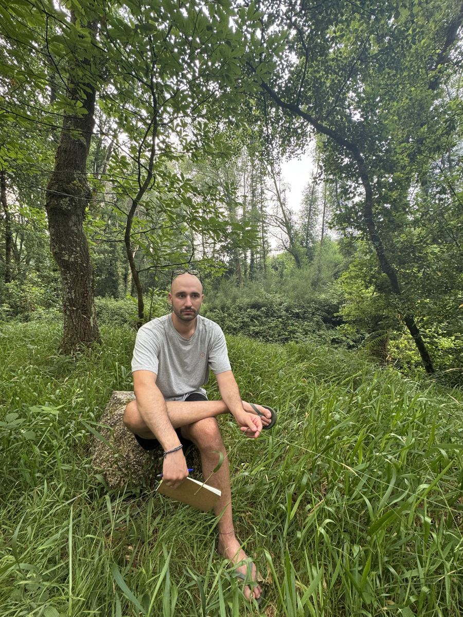 Sesión de escritura en el bosque