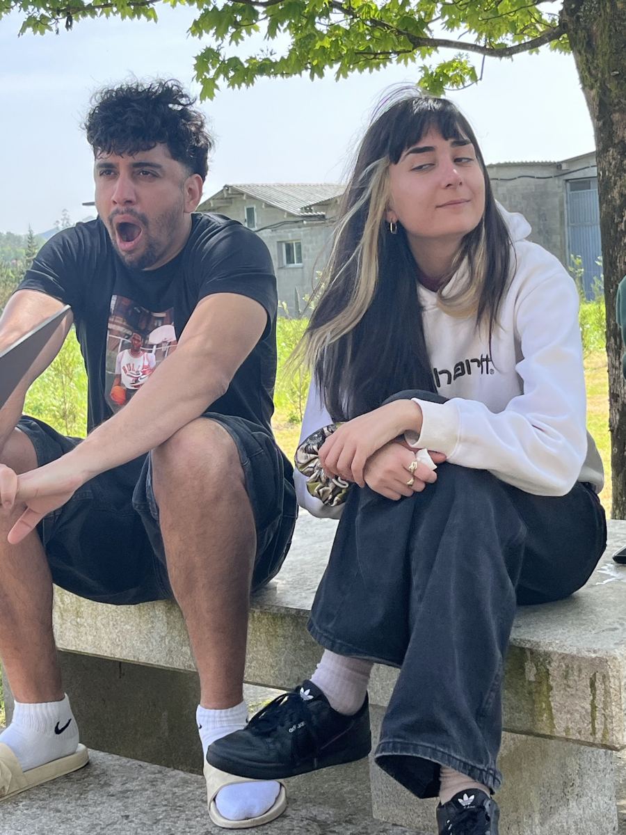 Dos participantes en un descanso